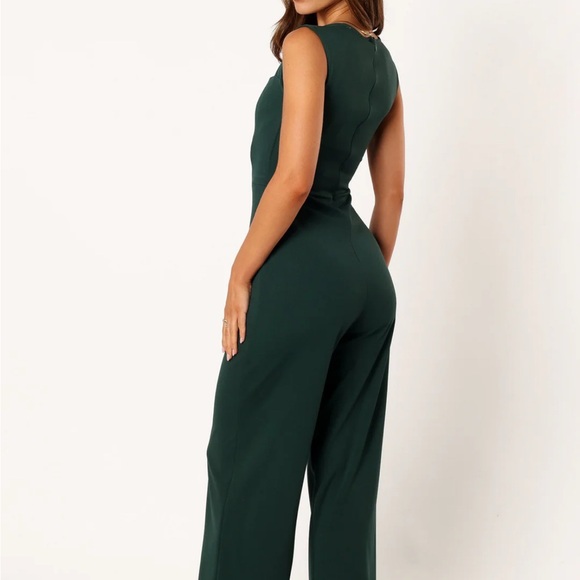 Elegant Green Jumpsuit - Picture 3 of 3